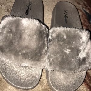 Gray furry sandals